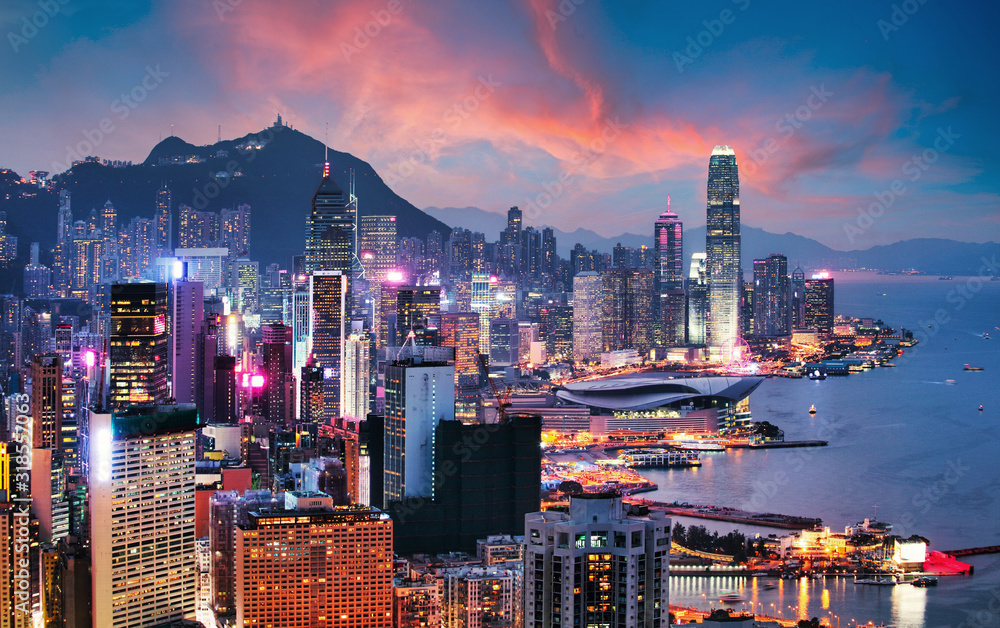 Fototapeta premium Hong Kong - port Victoria o zachodzie słońca