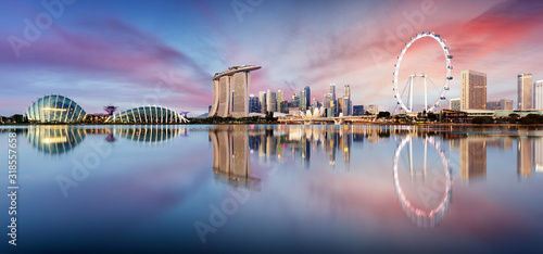 Canvas Print Singapore skyline panorama at sunrise - Marina bay with skyscrapers