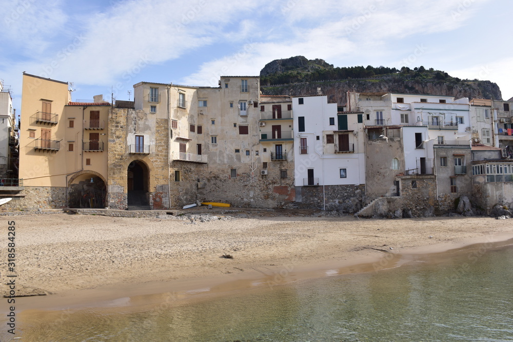 veduta della spiaggia nella città di Cefalù, Palermo. Sicilia