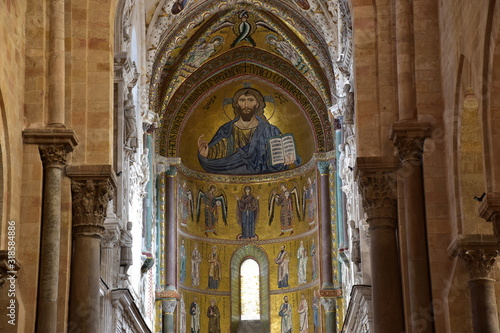 Il duomo di Cefalù, nome con cui è nota la Basilica Cattedrale della Trasfigurazione, è una basilica minore che si trova a Cefalù, nella città metropolitana di Palermo photo