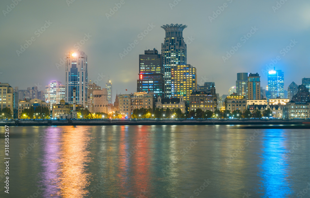 Obraz premium Panoramic view of the bund city in huangpu district, Shanghai