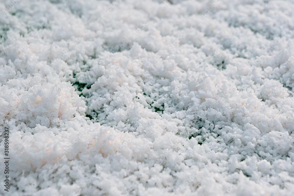 The making of sea salt in the field from folk wisdom, bask in the sunshine. The making of sea salt in the field from folk wisdom, bask in the sunshine.