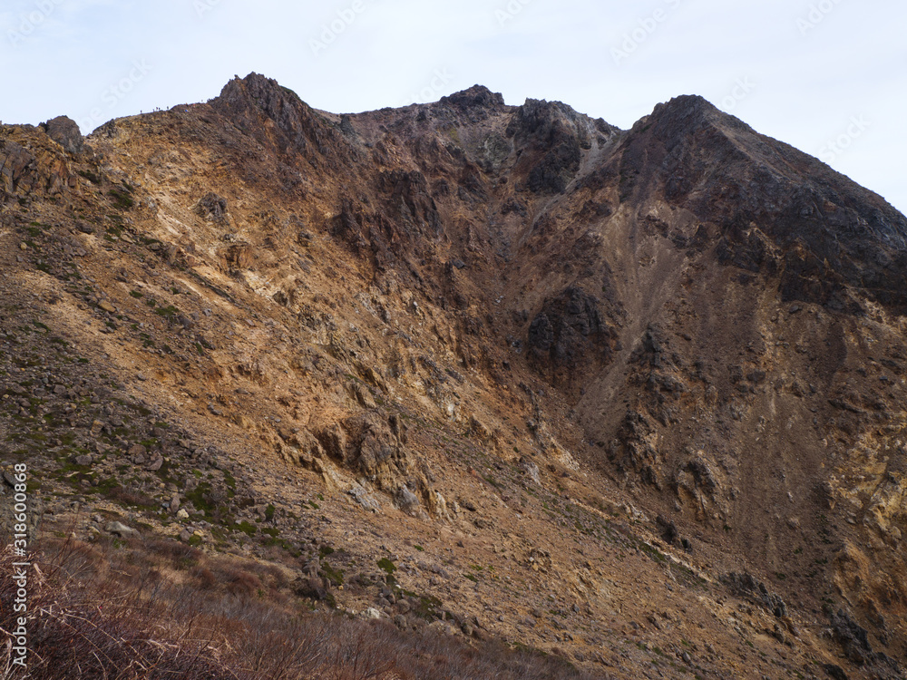 晩秋の那須岳（茶臼岳、朝日岳、三本槍岳）の登山道