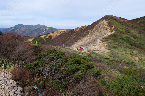 晩秋の那須岳（茶臼岳、朝日岳、三本槍岳）の登山道