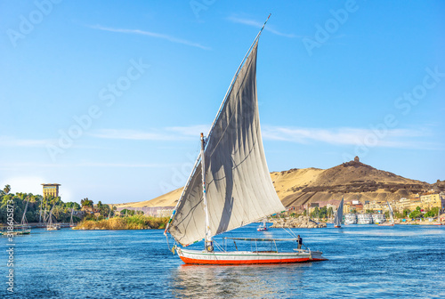 Tapeta Sailing boat in Aswan