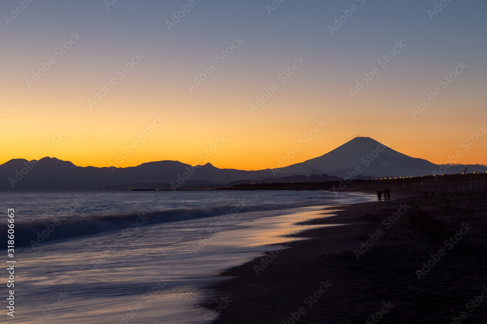 湘南 辻堂海岸と富士山