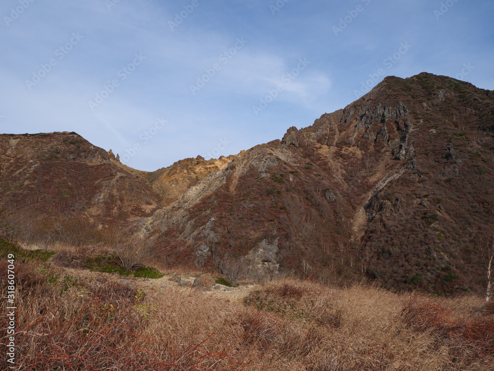 晩秋の那須岳(茶臼岳、朝日岳、三本槍岳)の登山道 晩秋の那須岳(茶臼岳、朝日岳、三本槍岳)の登山道