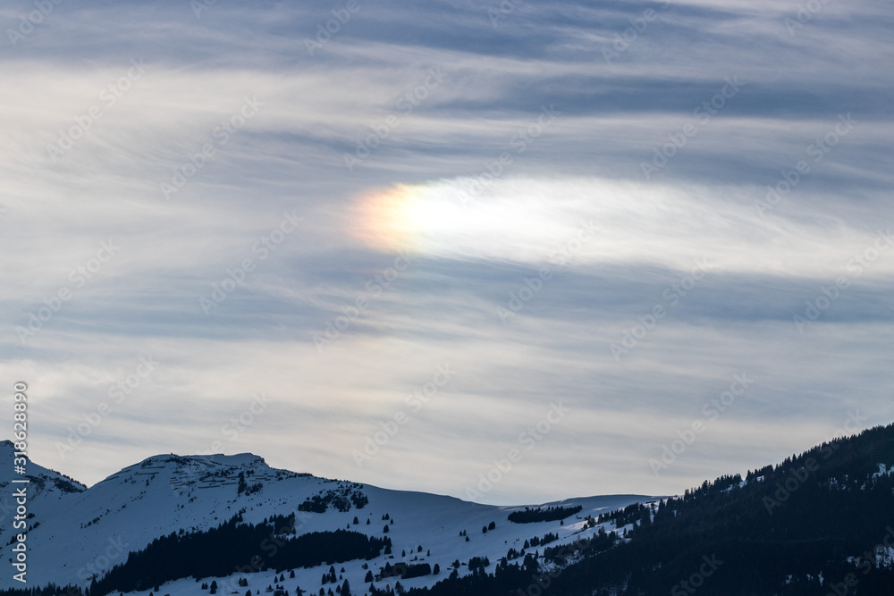 interessante Reflektion in einer Wolke im bewölkten Himmel