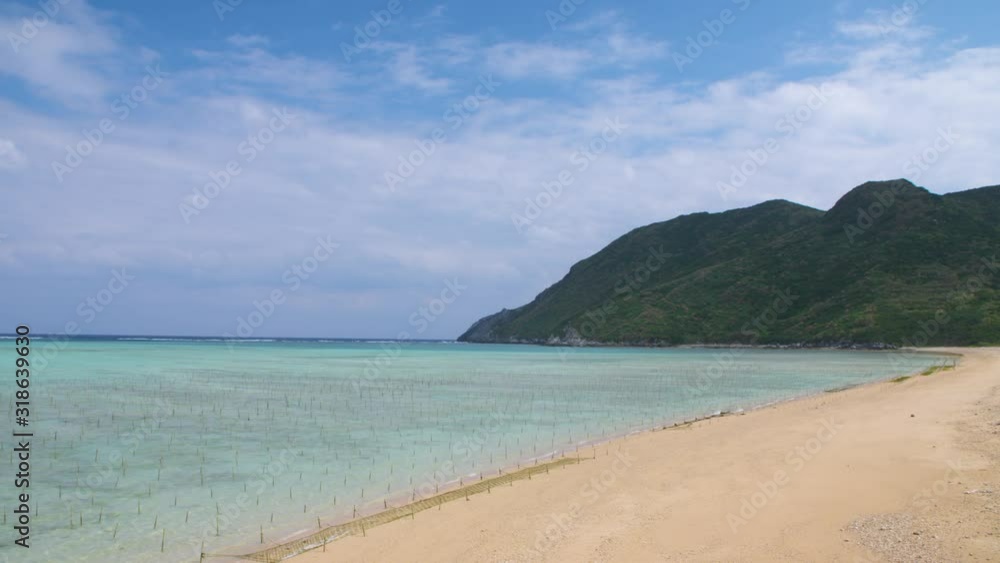 沖縄県のフットライトが有名な離島「渡名喜島」-Tonaki Island, a remote island famous for its Okinawan footlights 沖縄県のフットライトが有名な離島「渡名喜島」-Tonaki Island, a remote island famous for its Okinawan footlights