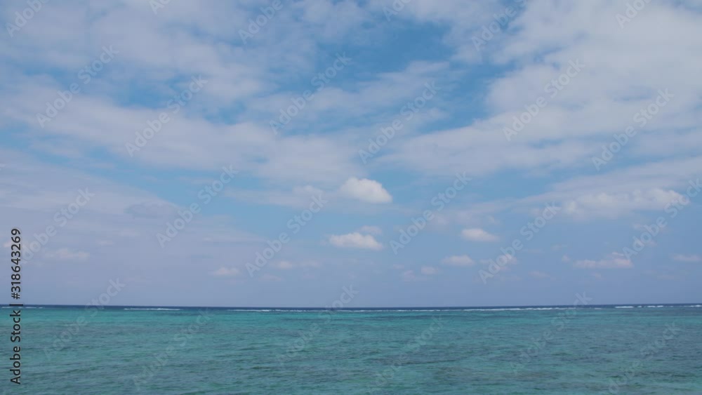沖縄県のフットライトが有名な離島「渡名喜島」-Tonaki Island, a remote island famous for its Okinawan footlights 沖縄県のフットライトが有名な離島「渡名喜島」-Tonaki Island, a remote island famous for its Okinawan footlights