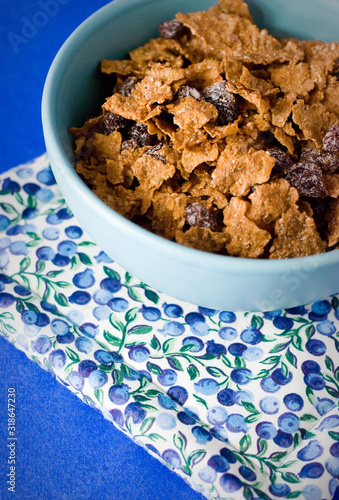 Bran raisin cereal