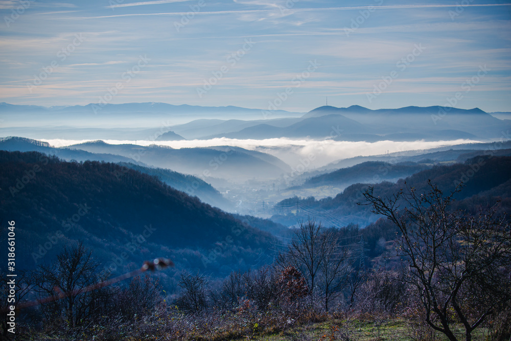 Obraz premium Mgła w górach rano