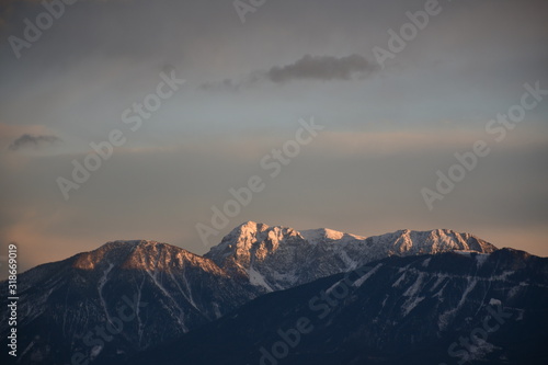 Kärnten, Pyramidenkogel, Aussicht, Sonnenuntergang, Sonne, Klagenfurt, Sattnitz, Rosental, Keutschacher See, Keutschachersee, Karawanken, Dobratsch, Villacher Alpe, Gailtaler Alpen, Schnee, Kreuzeck,  photo