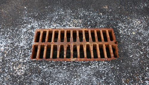 Grid for drainage of water in the asphalt. Water disposal