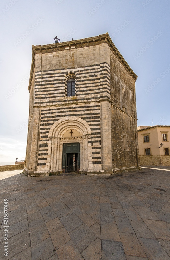 Fototapeta premium External view of the Baptistery of Volterra