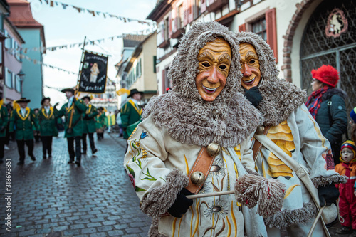 Obraz na płótnie fastnacht - hansel narrenzunft brigachtal- jeck in hell braunem gewand - fastnac
