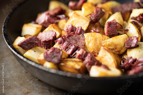Tableau sur toile rustic corned beef hash breakfast