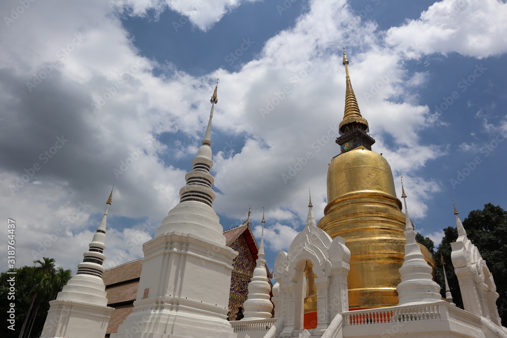 Fototapeta premium Wat Suan Dok temple in Chiang Mai , Thailand