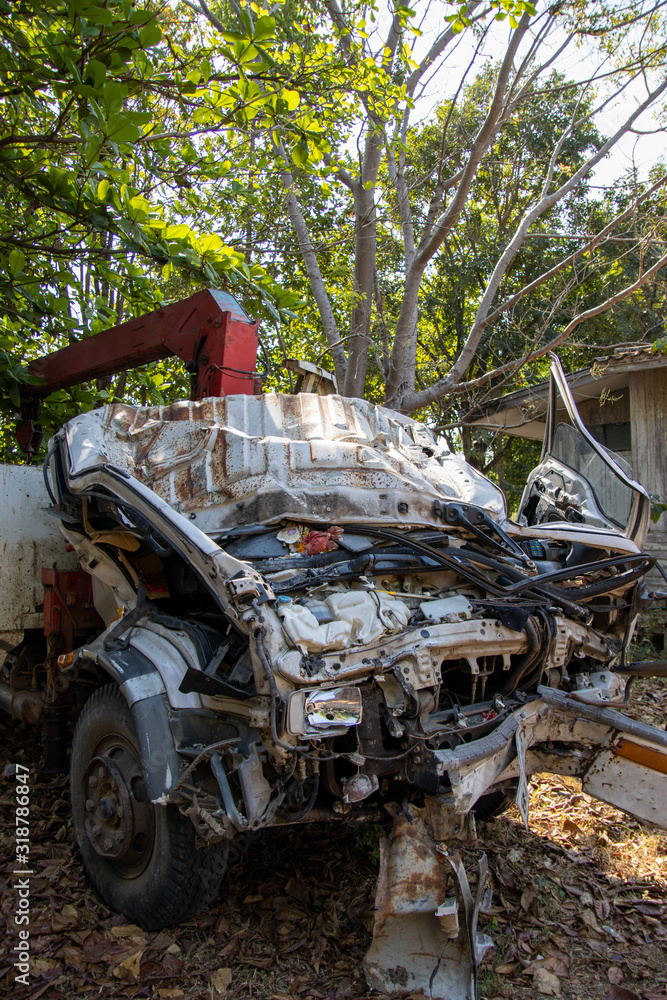 Obraz premium abandoned old car