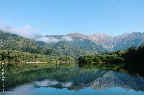 lake in the mountains © Yuna