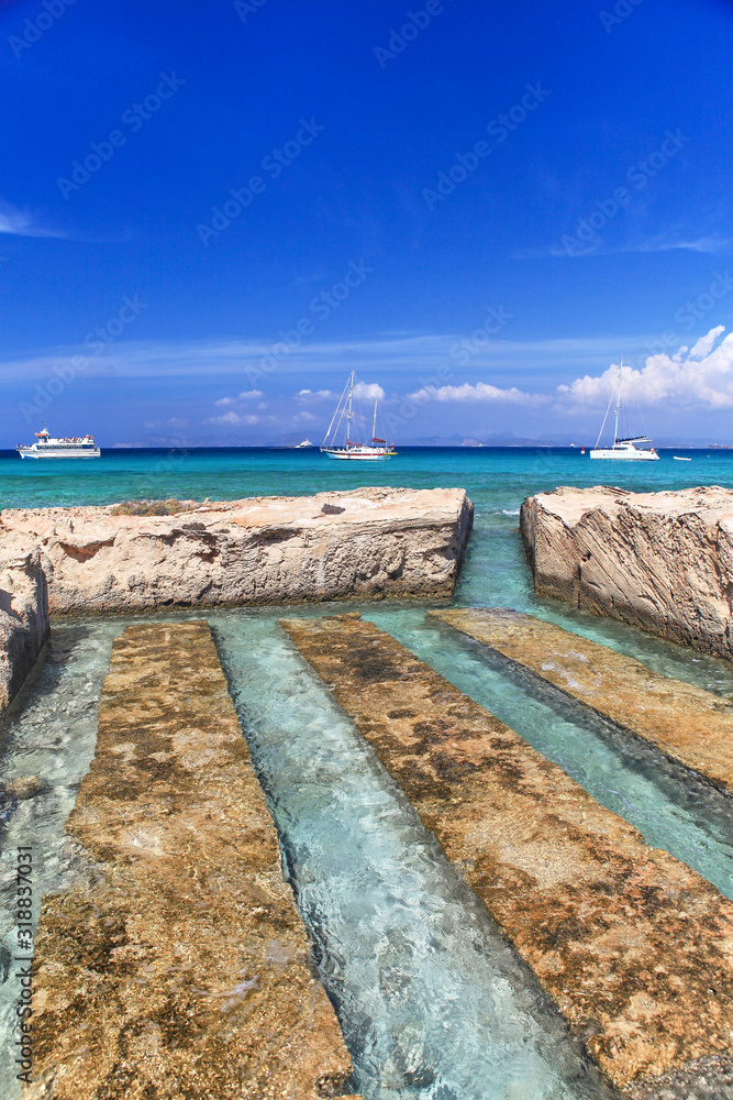 Parque Natural de Ses Salines, sus reservas marinas y terrestres. Salineras en Formentera.