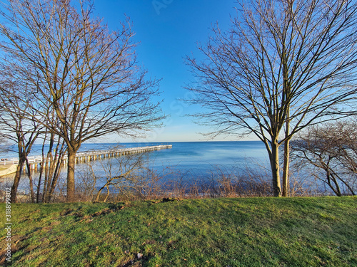 Fototapeta Naklejka Na Ścianę i Meble -  Brzeg morza. Morze Bałtyckie, Gdynia Orłowo. Polska.