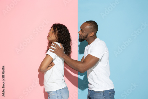 Tableau sur toile Man apologizing