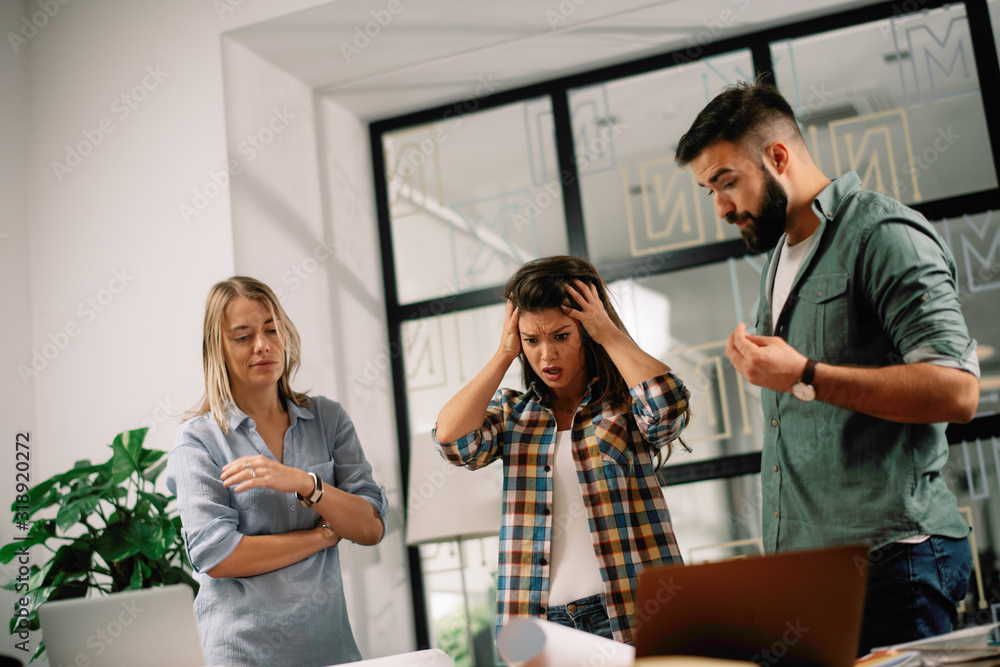 © JustLife - Colleagues arguing in office. Problem in team. Business people at meeting. © JustLife - Colleagues arguing in office. Problem in team. Business people at meeting.