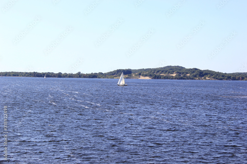 USA: Segelboot auf dem Lake Michigan
