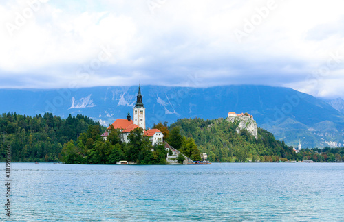 Fototapeta Naklejka Na Ścianę i Meble -  Beautiful Lake Bled with St. Marys Church and Castle Bled in the background, Slovenia, Europe
