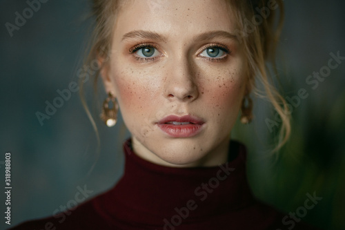 Stampa su tela portrait of a young woman