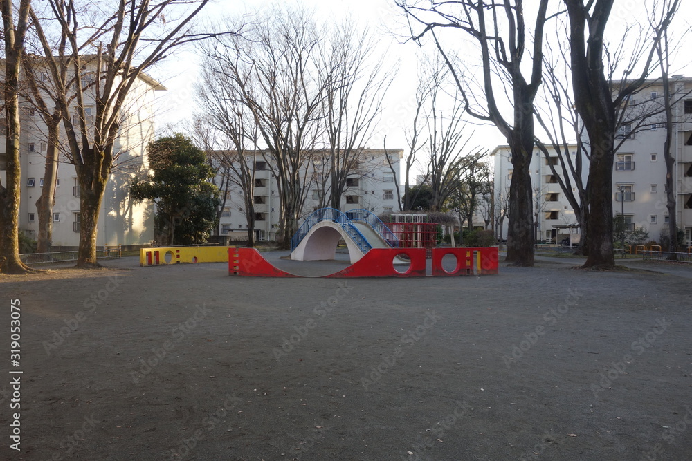 冬の団地の公園 冬の団地の公園