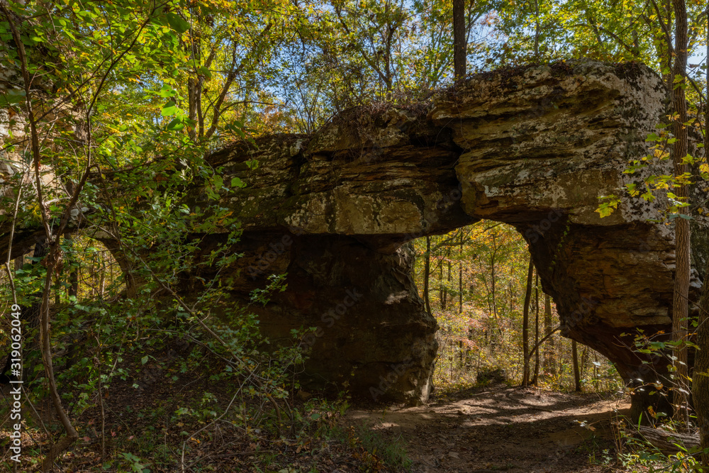 Rocky Arch in Pedestal Rocks