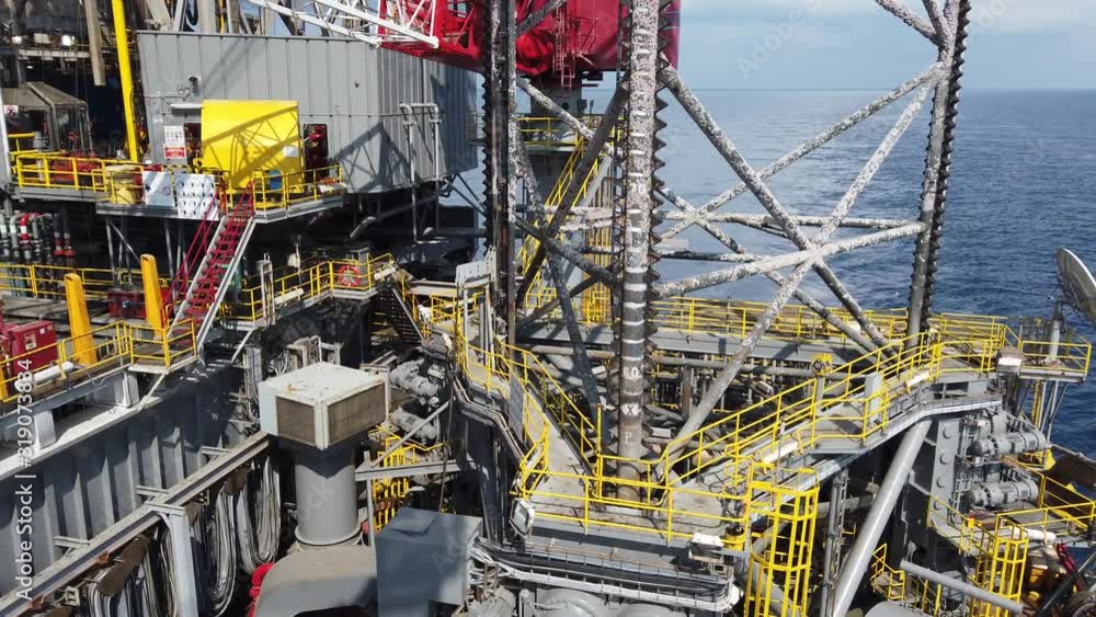 A jack up rig on tow to the offshore location A jack up rig on tow to the offshore location