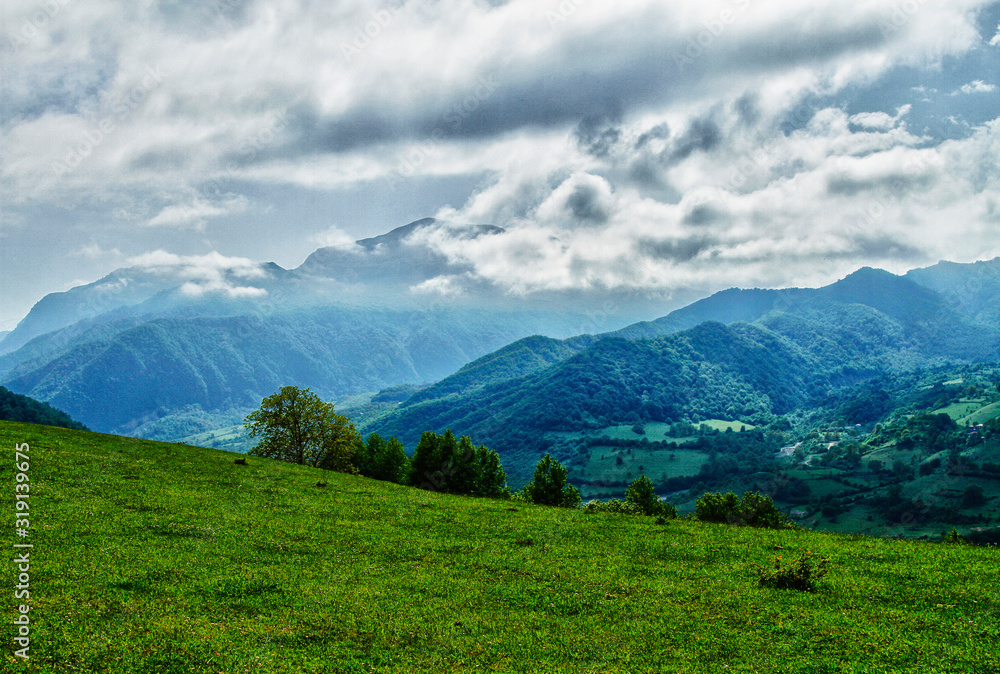 Obraz premium mountains blue sky landscape