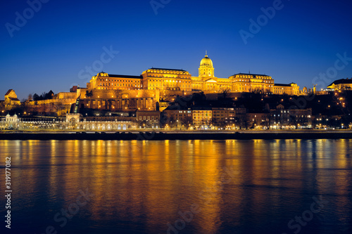 Buda Castle in Budapest at night © badahos