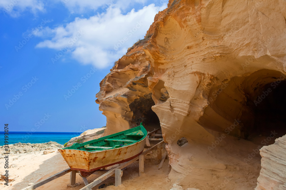 Ταπετσαρία Embarcadero tradicional en la isla de Formentera