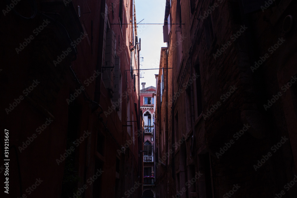 calle estrecha calle estrecha