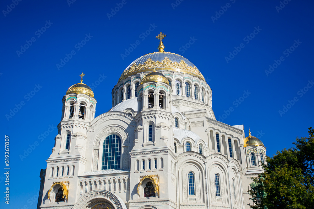 church, cathedral, architecture, russia, religion, orthodox, moscow, temple, dome, sky, cross, building, christ, history, city, sofia, blue, culture, savior, bulgaria, landmark, cupola, gold, europe, 
