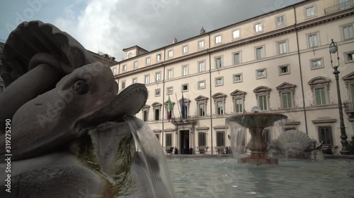 Roma, Italia. Palazzo Chigi, sede del Governo della Repubblica Italiana e residenza del presidente del Consiglio dei ministri. photo