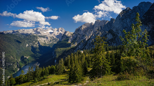 Fototapeta Naklejka Na Ścianę i Meble -  Dachsteingebirge mit Gosausee