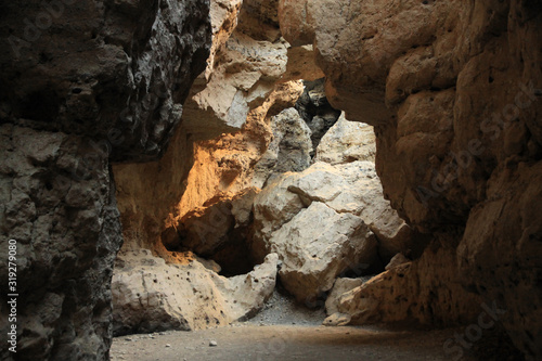 kanion i naturalne formacje skalne spitzkoppe w namibii