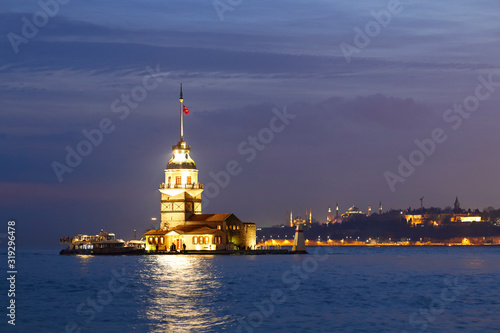 Maiden's Tower in istanbul, Kiz kulesi © hayri