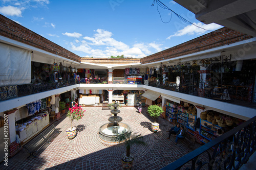 Central courtyard of the handicraft market