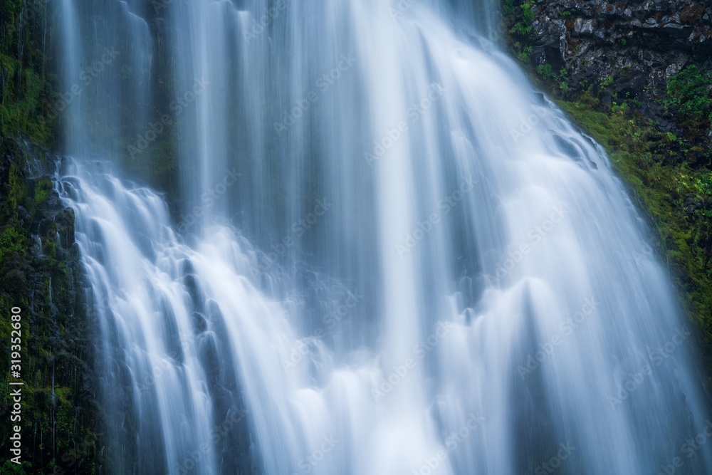 Waterflow at Salt Creek Falls Waterflow at Salt Creek Falls