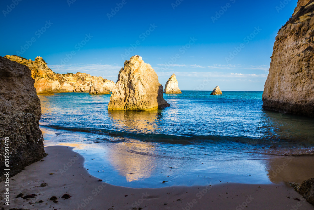 Fototapeta premium Rock Formation On Algarve Coast - Lagoa, Portugal