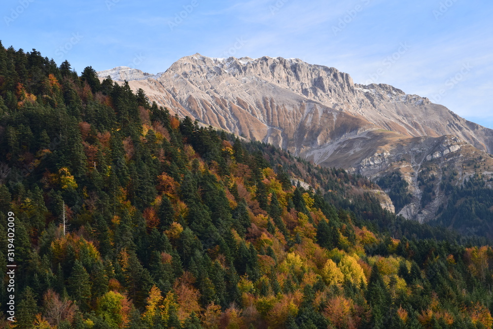 Le Bonnet de l'Evêque (alt 2663 m) et la Tête de la Cavale (alt 2697m)
