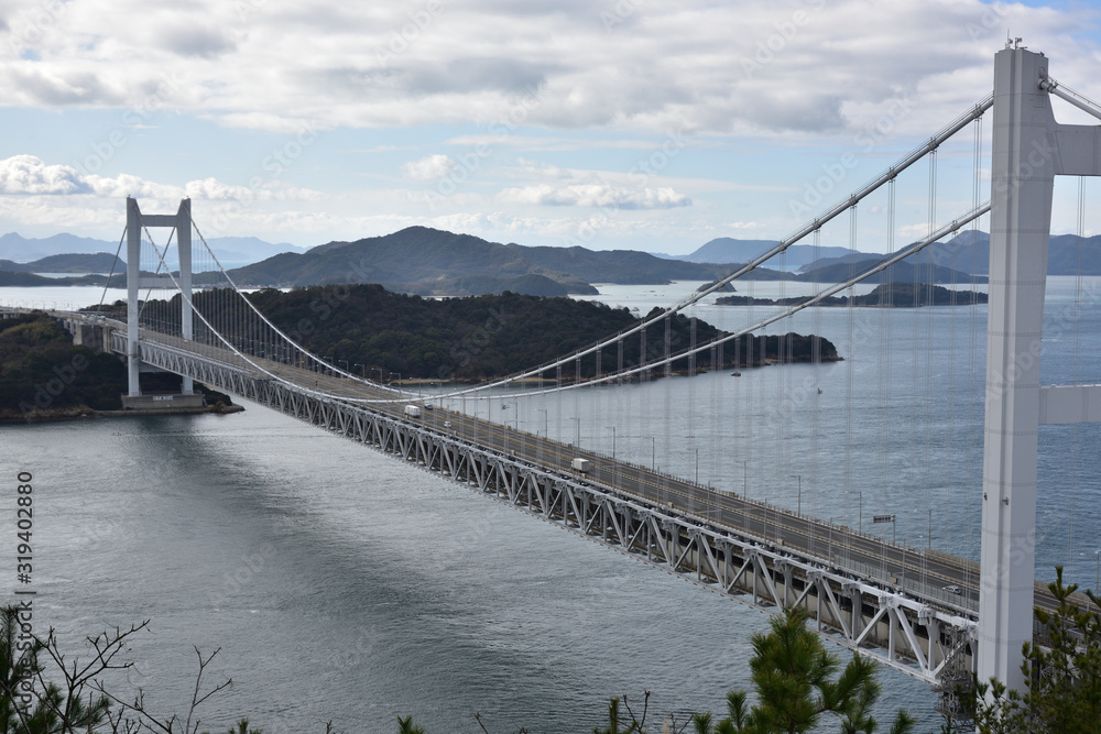 Obraz premium 日本の岡山県倉敷市瀬戸大橋