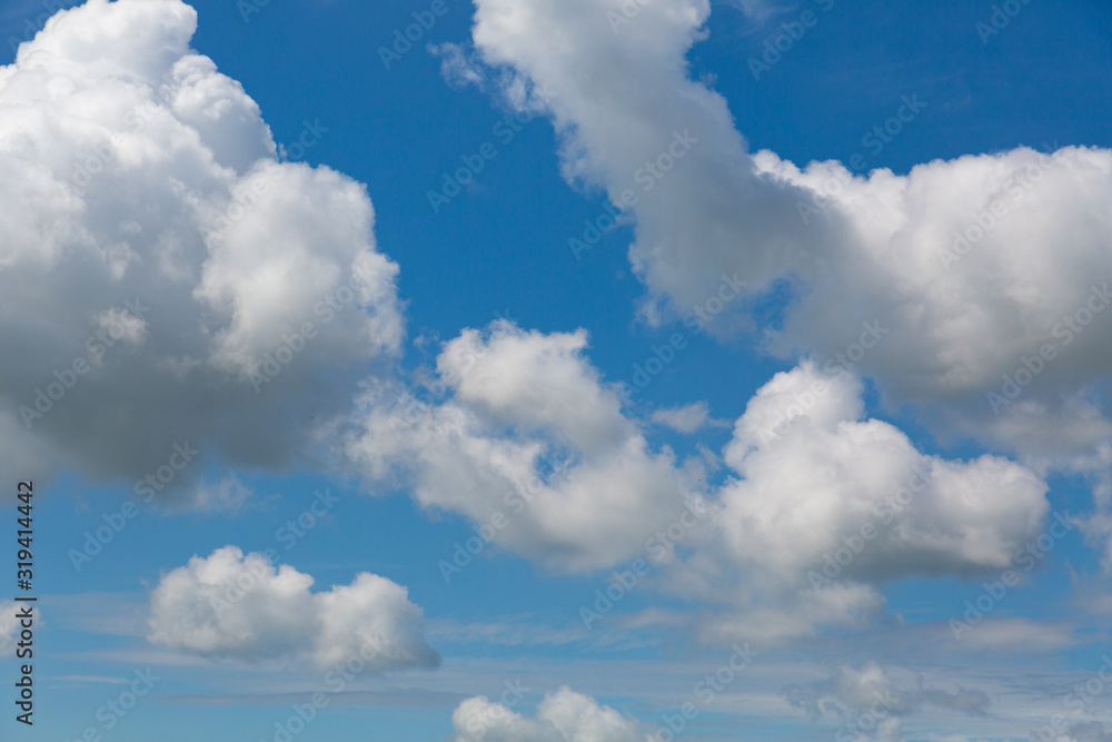 Naklejka premium Clouds