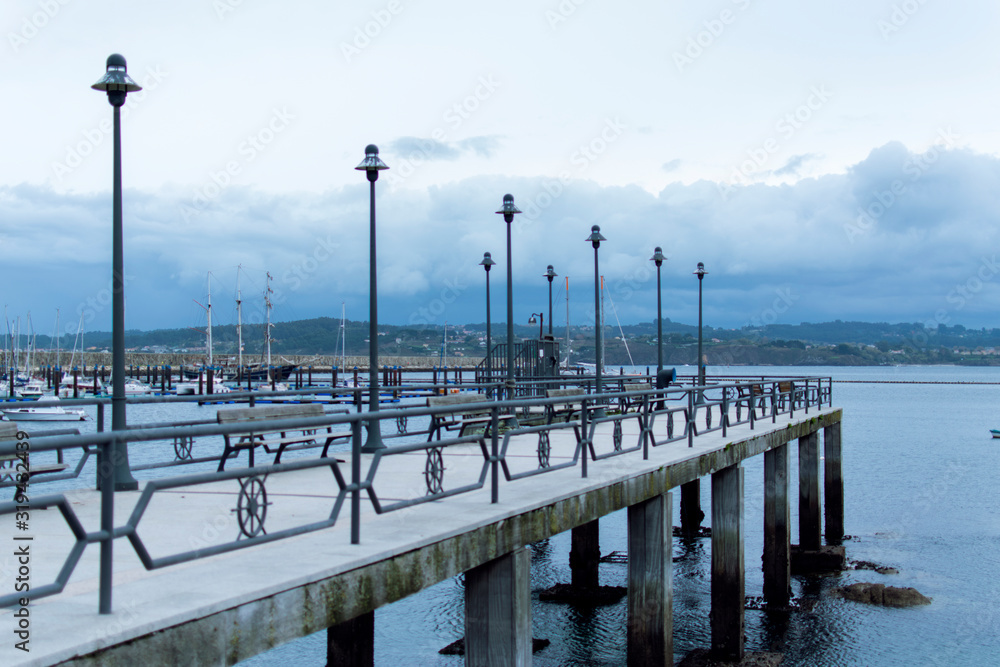 Paisaje portuario en A Coruña, España